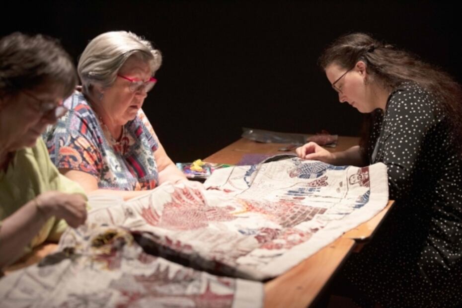 Bordadoras rinden homenaje a "Game of Thrones"