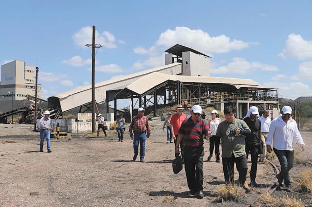 Expertos nacionales e internacionales en minas de carbón recorren esta semana Pasta de Conchos. Foto/ESPECIAL
