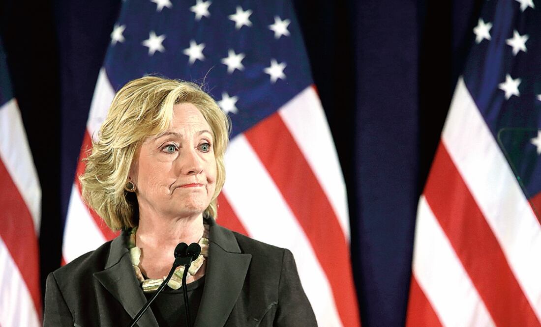 Según un análisis de 40% de los correos enviados o recibidos por Clinton, al menos cuatro contenían información secreta. (MARY ALTAFFER. AP)