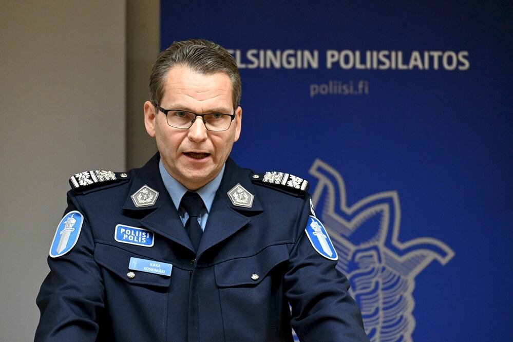 El comisionado de la policía de Finlandia Ilkka Koskim'ki en conferencia de prensa en Helsinki, Finlandia. Foto: AP