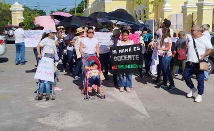 Marchan docentes del SNTE en Yucatán; sección 33 exige retiro de denuncia en su contra