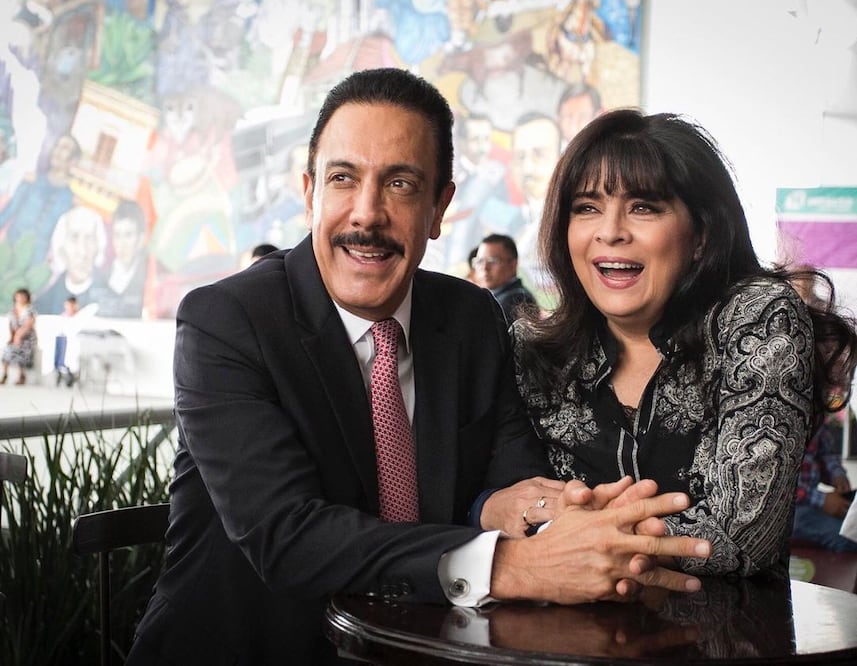 Omar Fayad y Victoria Ruffo se casaron hace 22 años. Foto: Instagram