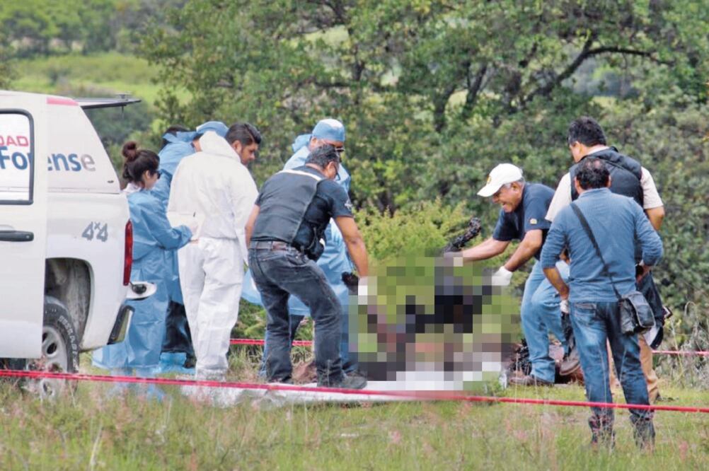 Huehuetlán el Grande vivió durante 12 horas una jornada de violencia encabezada por sujetos armados que presuntamente forman parte de la banda de El Cuije, según la fiscalía estatal (JOSÉ CASTAÑARES. AFP)
