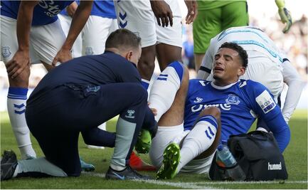 VIDEO: La terrible lesión de un jugador del Everton por culpa del VAR