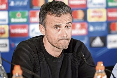 Luis Enrique hace el intento de reanimar a sus jugadores