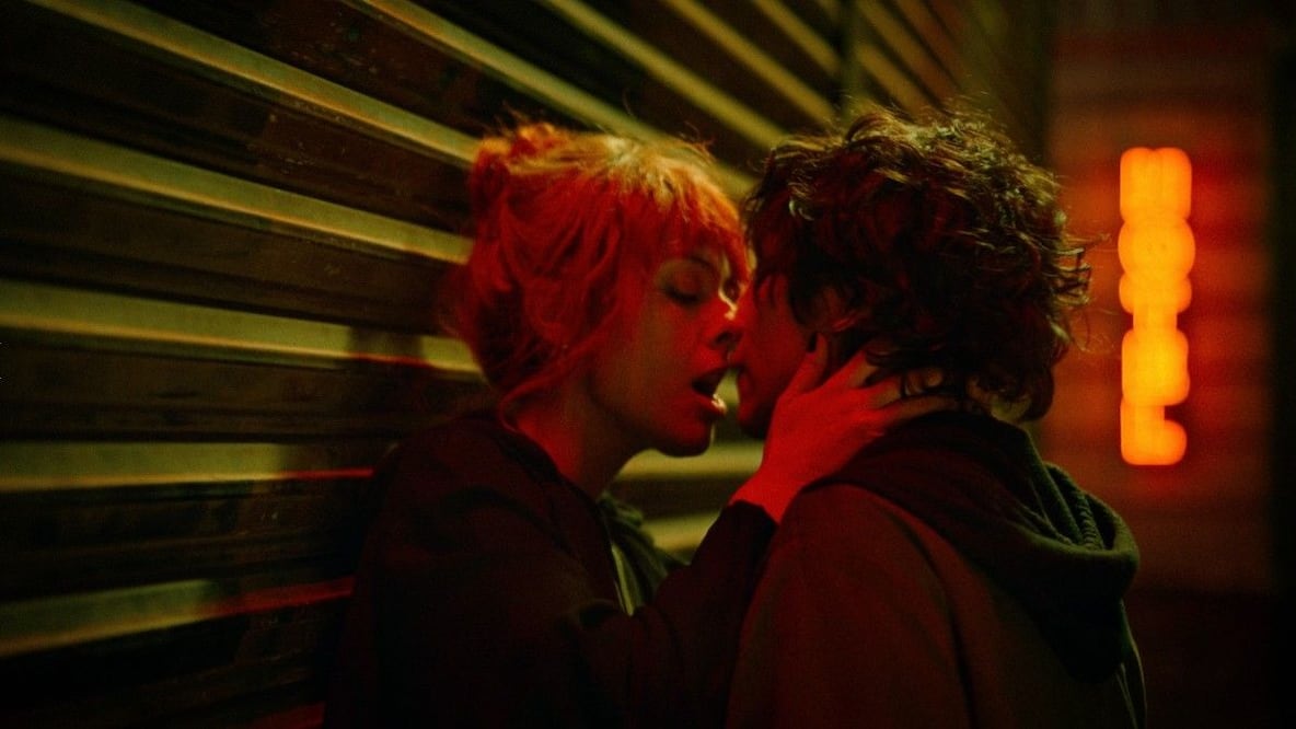 Alejandro Porter interpreta a Viktor y Diana Laura Di a Eva, la pareja adolescente que se radicaliza frente a la violencia e impunidad en Violentas mariposas. Crédito: Especial