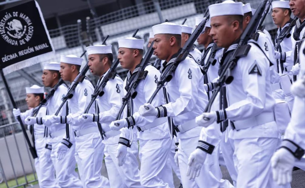 Práctica del contingente de la Secretaría de Marina (Semar) para su participación en el desfile militar del 16 de septiembre, en el Autódromo Hermanos Rodríguez. Foto: Fernanda Rojas / EL UNIVERSAL