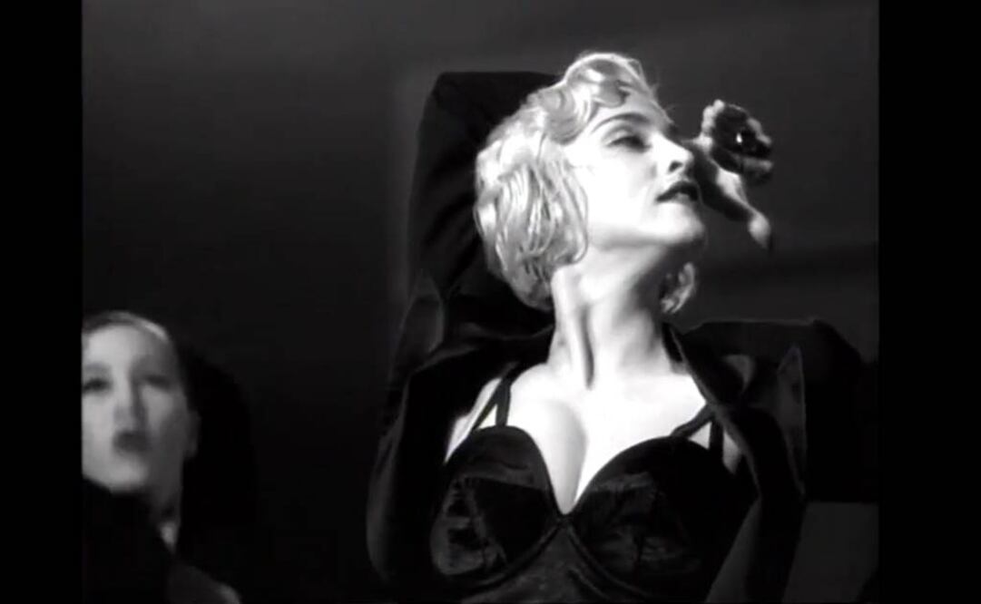 En el video se ve a Madonna ensayar  una y otra vez la coreografía de su video  Foto:Tomada de video