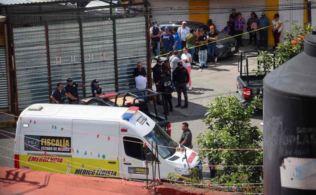 Tras las detonaciones, vecinos solicitaron el apoyo de los servicios de emergencia. Foto: Luis Camacho / EL UNIVERSAL
