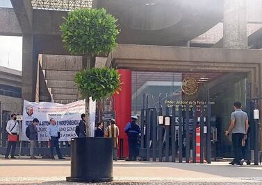 Presentan amparo 761 empleados y jubilados del PJF