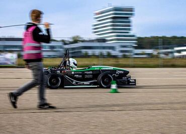 Estudiantes crean el auto eléctrico más rápido del mundo
