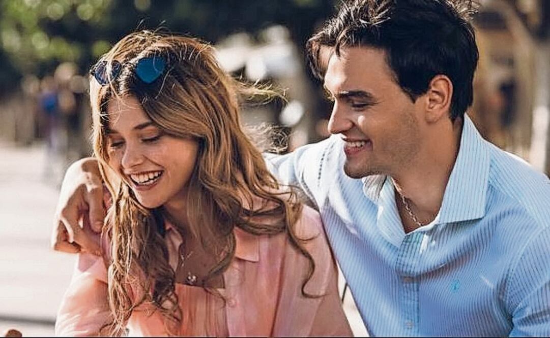 La relación de Noah (Nicole Wallace) y Nick (Gabriel Guevara) ya deja de ser secreta y enfrentarán varios retos. Foto: Prime Video (08/01/2025)