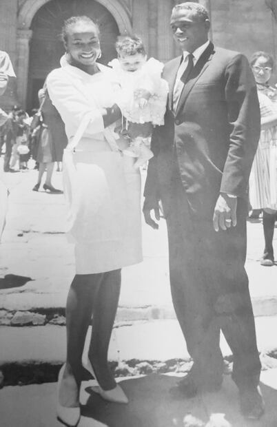 La pareja entre Rogelio y María de la Luz tuvo una hija: Celia Liz Martínez; en 1961 fue bautizada en la Catedral Metropolitana y sus padrinos fueron Celia Cruz y Pedro Knight. /Cortesía Liz Martínez