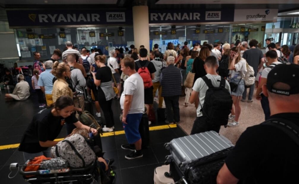 ¿Por qué están cancelando tantos vuelos en Europa?