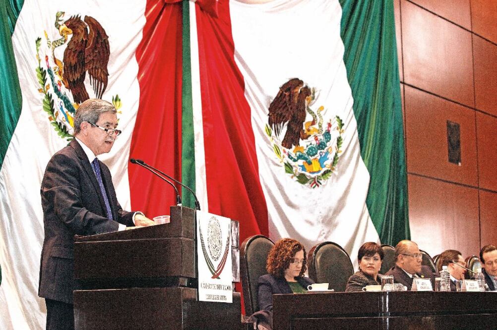 El auditor Juan Manuel Portal advierte también que la deuda pública de estados y municipios ascendió a 509 mil 690.3 mdp en 2014, 1.9% mayor que en 2013 (ARCHIVO EL UNIVERSAL)