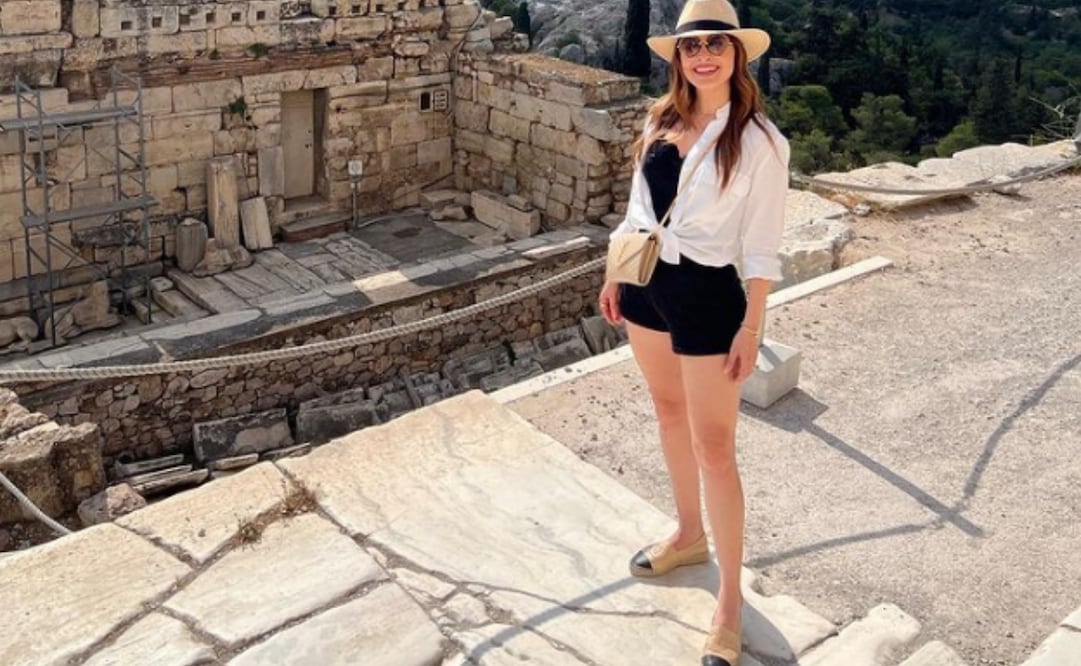 Cynthia Rodríguez lució un look ideal para el verano acompañado de unos zapatos y una bolsa de lujo. Foto: Instagram @cynoficial