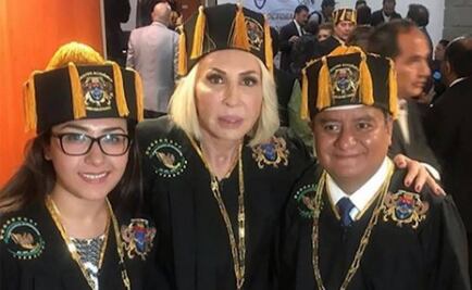 Otorgan doctorado Honoris Causa a Laura Bozzo; se deslinda Congreso de CDMX