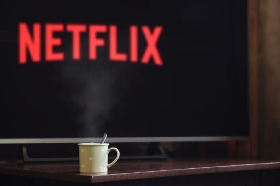 La comedia romántica de Netflix que no dejará que te separes del sillón