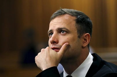 Abogados buscan cambiar cargo por asesinato a Pistorius