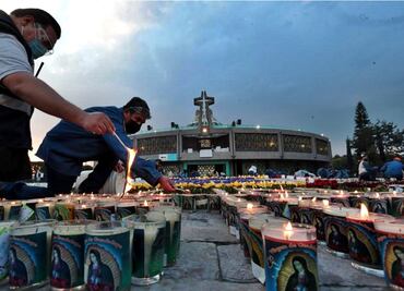 Con el encendido de 15 mil veladoras, celebran a la virgen de Guadalupe en la Basílica