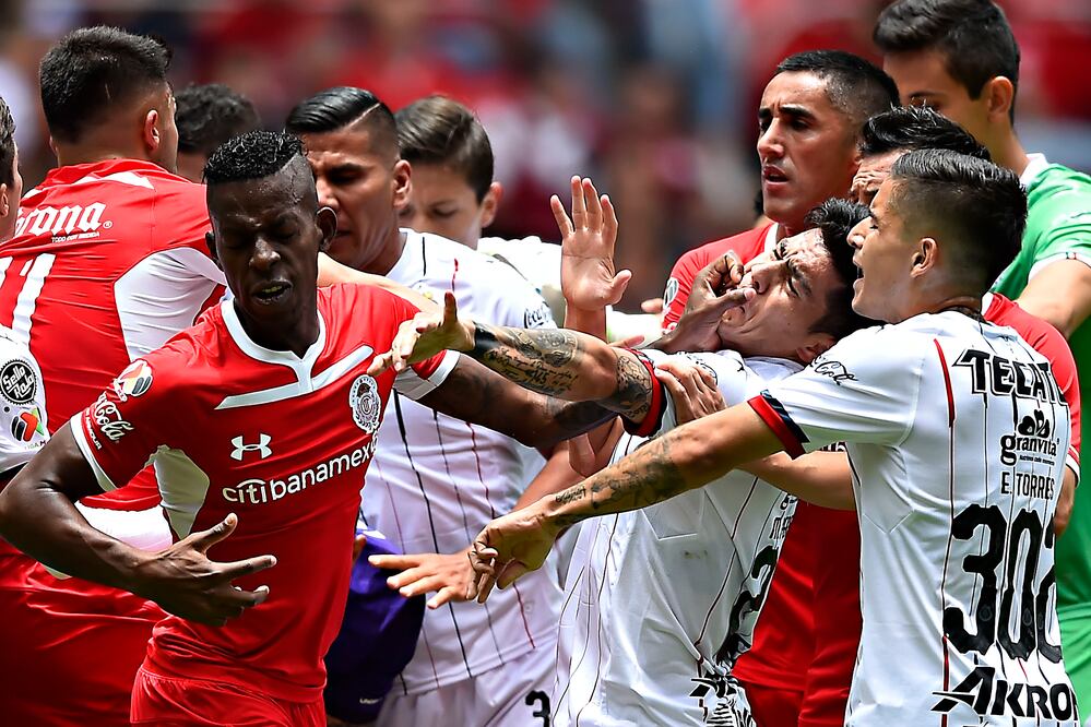 Toluca y Chivas empataron en la Jornada 3. Foto: Imago 7