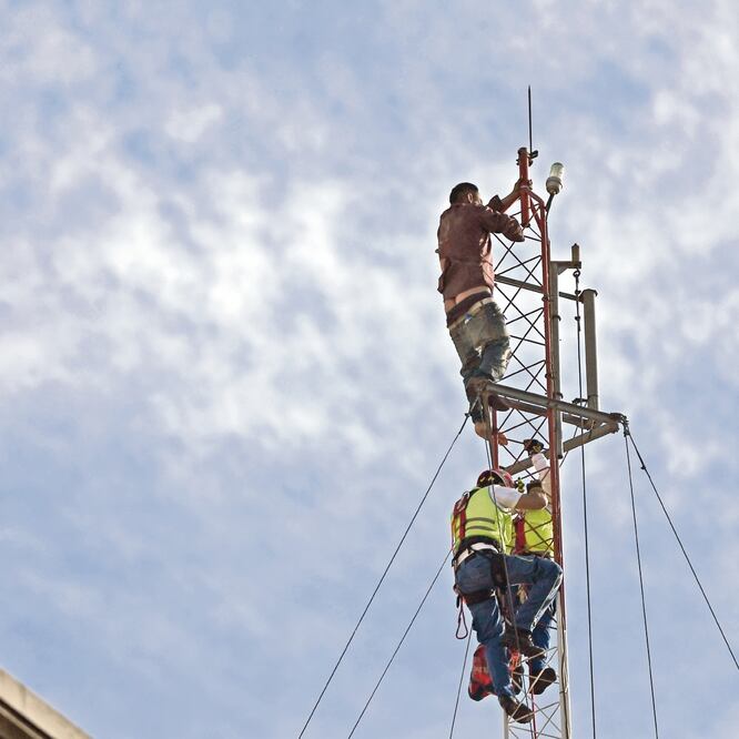 Todo el tiempo el hombre pidió seguridad; lo alteraban los gritos de la gente que lo veía, aseguró Jiram, paramédico del ERUM. (ARCHIVO EL UNIVERSAL)