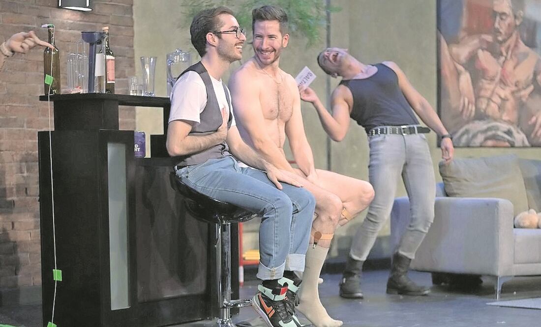 Un grupo de amigos gay se reúne en la casa de uno de ellos para hacer una fiesta. Foto: Mejor Teatro