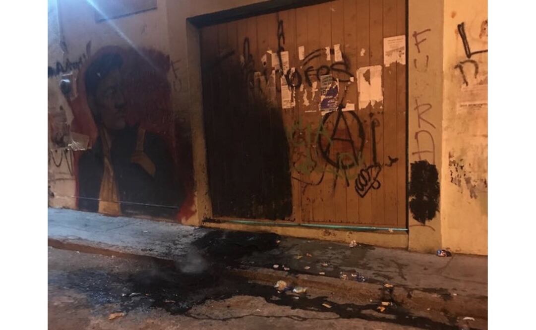 La protesta dejó únicamente daños materiales en el hotel del magisterio, ubicado en el barrio del Ex Marquesado. /Especial