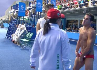 Castillo arma otro escándalo en Twitter