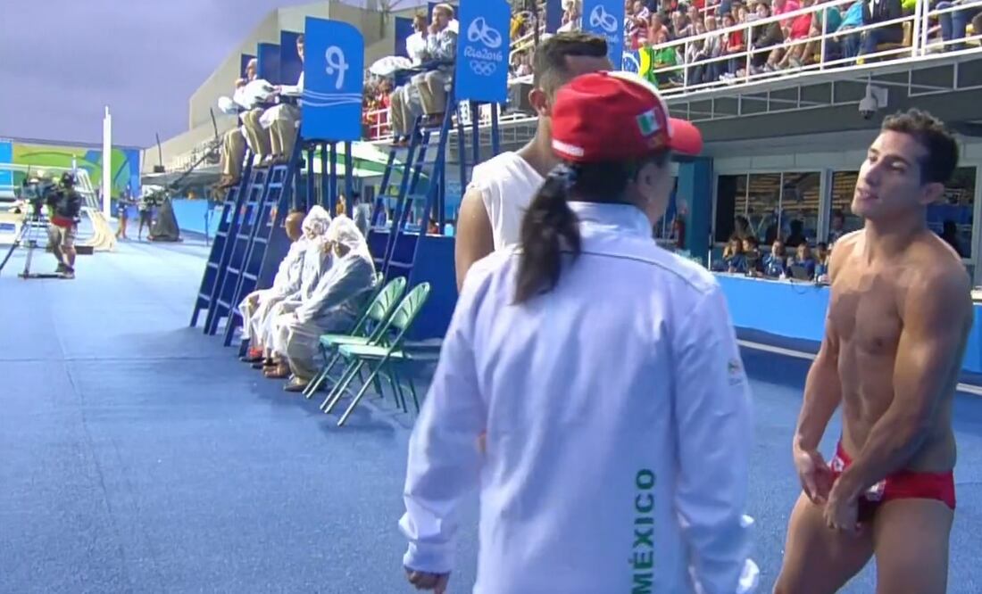 Castillo arma otro escándalo en Twitter