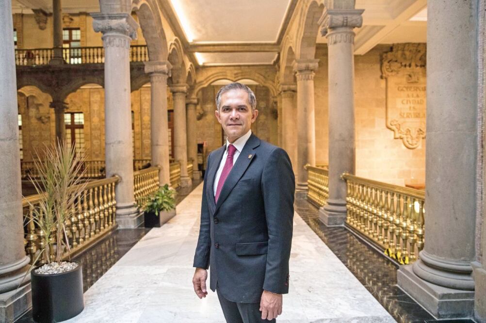 Mancera también litiga su escaño