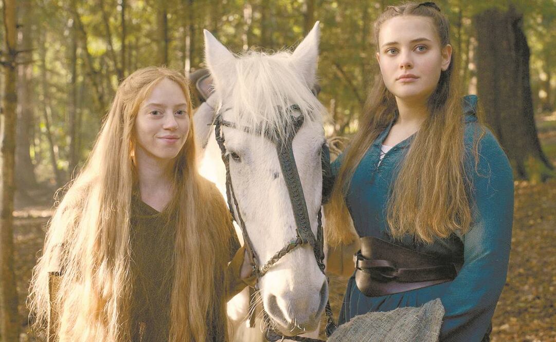 Lily Newmark (Pym) y Katherine Langford (Nimue), quien será una heroína con un peculiar don. Foto: NETFLIX