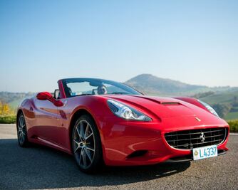 Ferrari planea lanzamiento del nuevo híbrido para finales de año