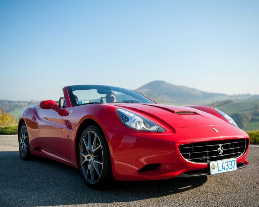 Ferrari planea lanzamiento del nuevo híbrido para finales de año