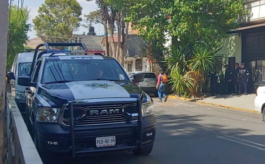 Autoridades municipales y del Estado de México acordonaron la casa de las víctimas. Foto: Especial