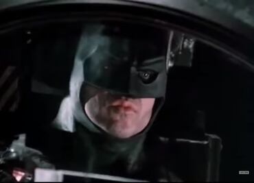 Michael Keaton negocia para ser Batman en la película de "The Flash"