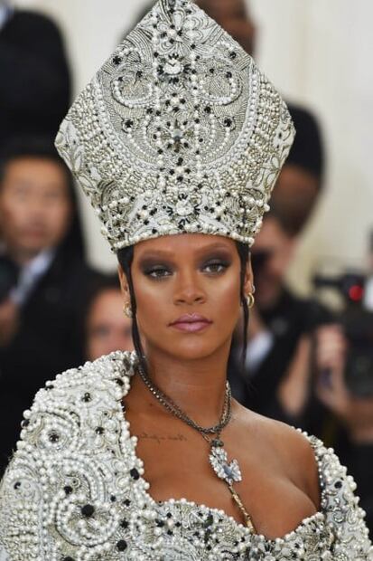 Tocados, el accesorio que triunfó en la noche de la MET Gala 2018