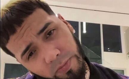 Anuel AA se vuelve viral por el extraño ritual que practica antes de salir al escenario