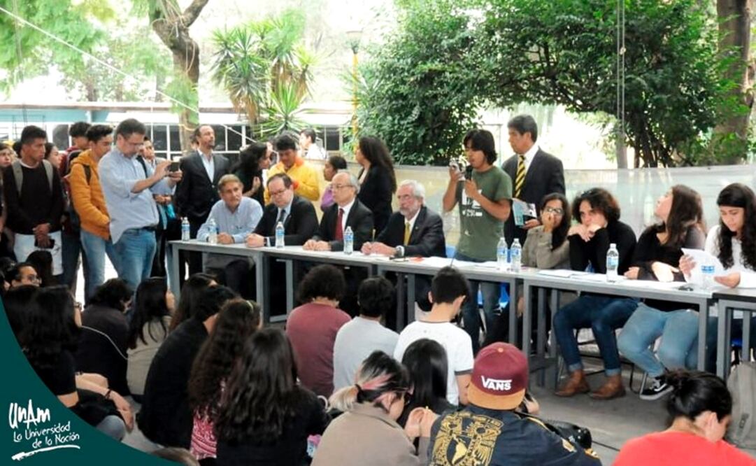 Estudiantes del CCH Azcapotzalco acordaron que después de la entrega del pliego petitorio continuarán en paro total hasta el lunes. Foto: @SalaPrensaUNAM