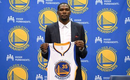 Durant oficializa contrato con Warriors