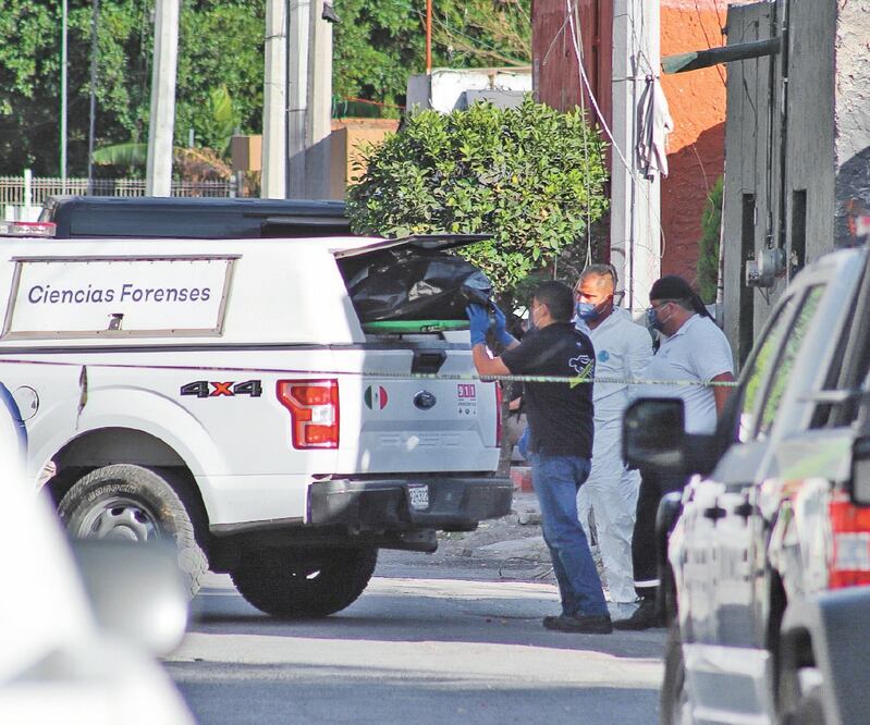 La fiscalía de Jalisco informó que los hechos ocurrieron alrededor de las 13:30 horas en el municipio de Tlaquepaque, donde hombres armados irrumpieron en una casa y atacaron a los ocupantes. CARLOS ZEPEDA. EL UNIVERSAL