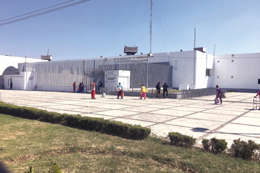 El sol azteca pide investigar los recursos que la administración de Eruviel Ávila destinó a la operación de los 22 centros preventivos de la entidad (FOTOS: EMILIO FERNÁNDEZ. EL UNIVERSAL)