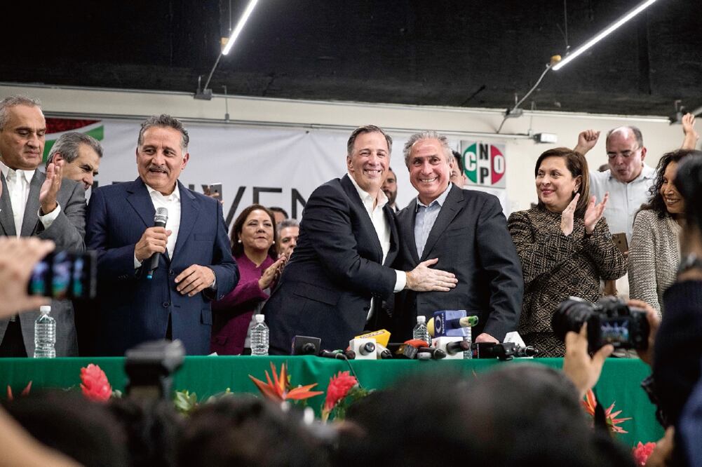 En la CNOP llenaron de adornos a Meade y resaltaron su paso por cuatro secretarías de Estado. (CRISTOPHER ROGEL BLANQUET. EL UNIVERSAL)