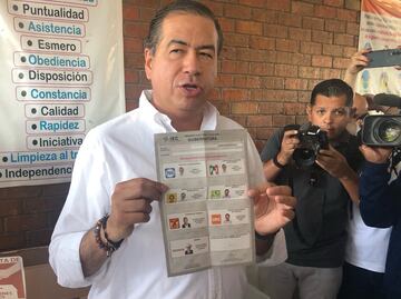 Elecciones Coahuila: Ricardo Mejía Berdeja vota con llamado a los coahuilenses a que no tengan miedo