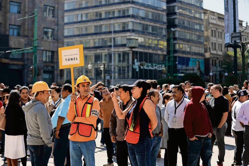 El promedio de evacuación de inmuebles en la Ciudad de México fue de 1.52 minutos. Foto: Diego Simón / EL UNIVERSAL