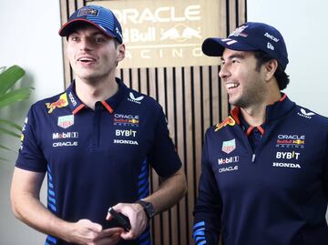 Checo Pérez fue octavo y Max Verstappen tercero en la carrera Sprint de Brasil