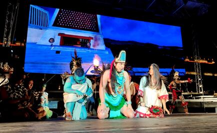 Motecuhzoma II arrives at Mexico City