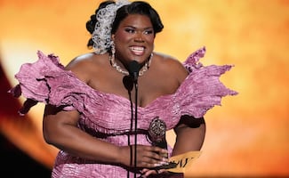 La diseñadora Qween Jean hace historia como la primer persona trans en ganar un Tony
