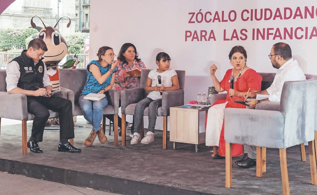 La jefa de Gobierno y funcionarios del gabinete tomaron nota de las peticiones de los niños. Foto: de YARETZY M. OSNAYA. EL UNIVERSAL