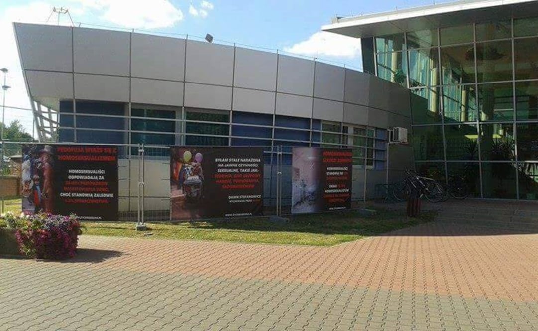 La exposición duró un día abierta ante las protestas de los vecinos. Foto: zycierodzina.pl